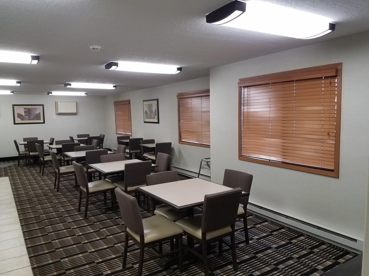 Americas Best Value Inn And Suites Bismarck Exterior photo